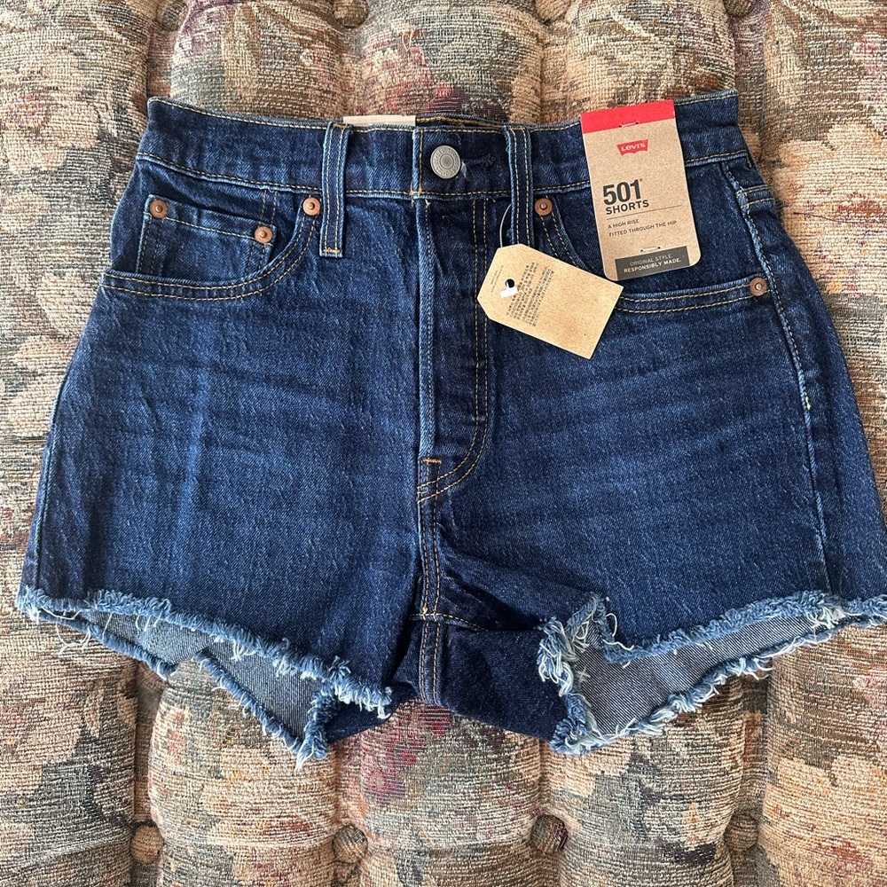 NWT Levi’s 501 Denim Shorts